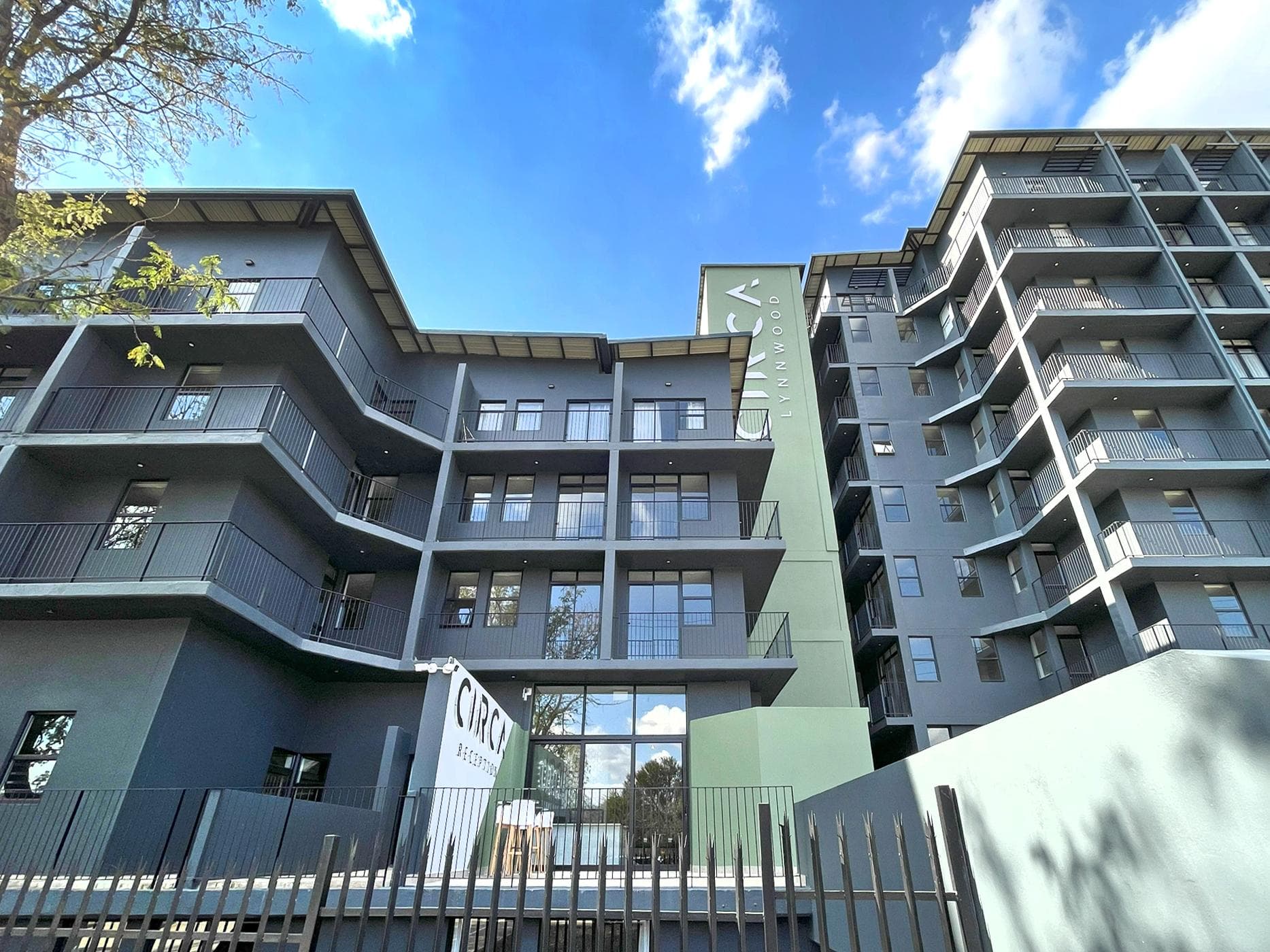 Main property image